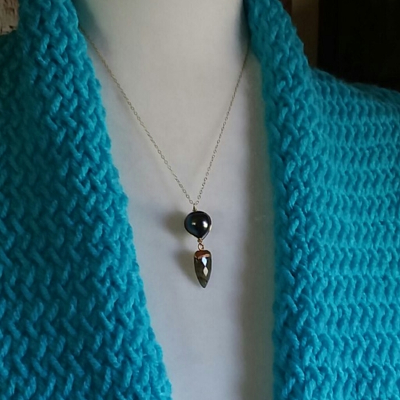 New.  Pearl and Labadorite Necklace. - Picture 2 of 2